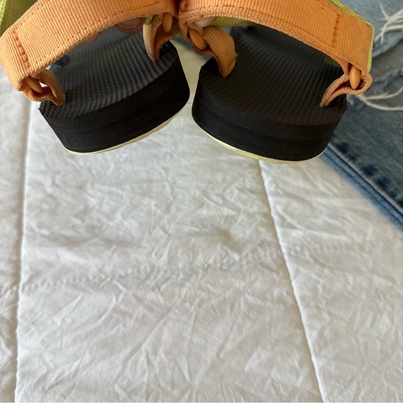 Teva Multicolor Strappy Sandals Size 6 - Picture 6 of 7